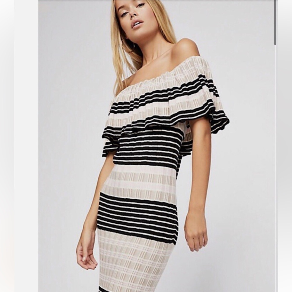 Free People Black and Cream Off-Shoulder Off Duty Knit Midi Dress sz Small